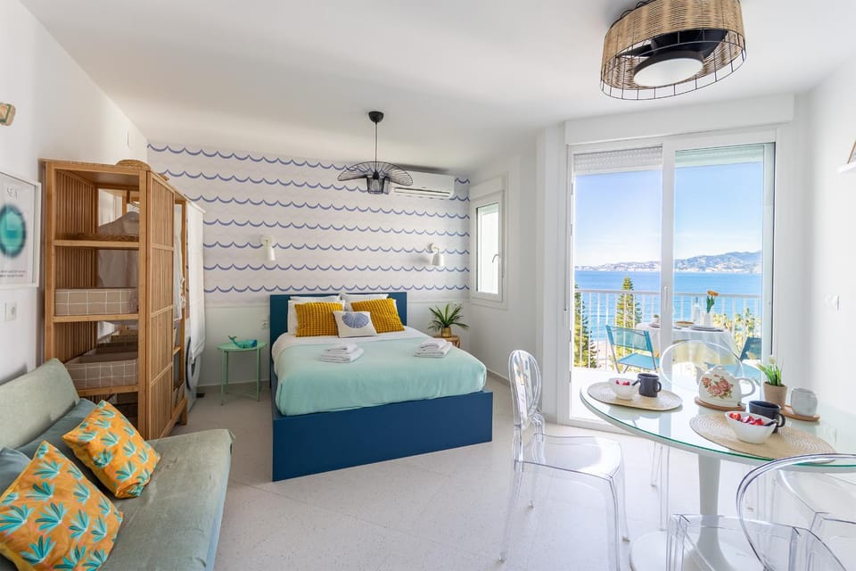 Bed, Photo of the whole room, Bedroom, Sea view