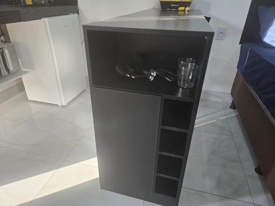 Kitchen or kitchenette, Dining area, minibar