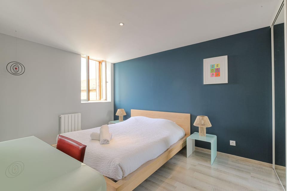 Bed, Bedroom