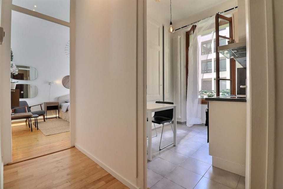 P&R - 2 room comfort, Plainpalais Apartment in Geneva
