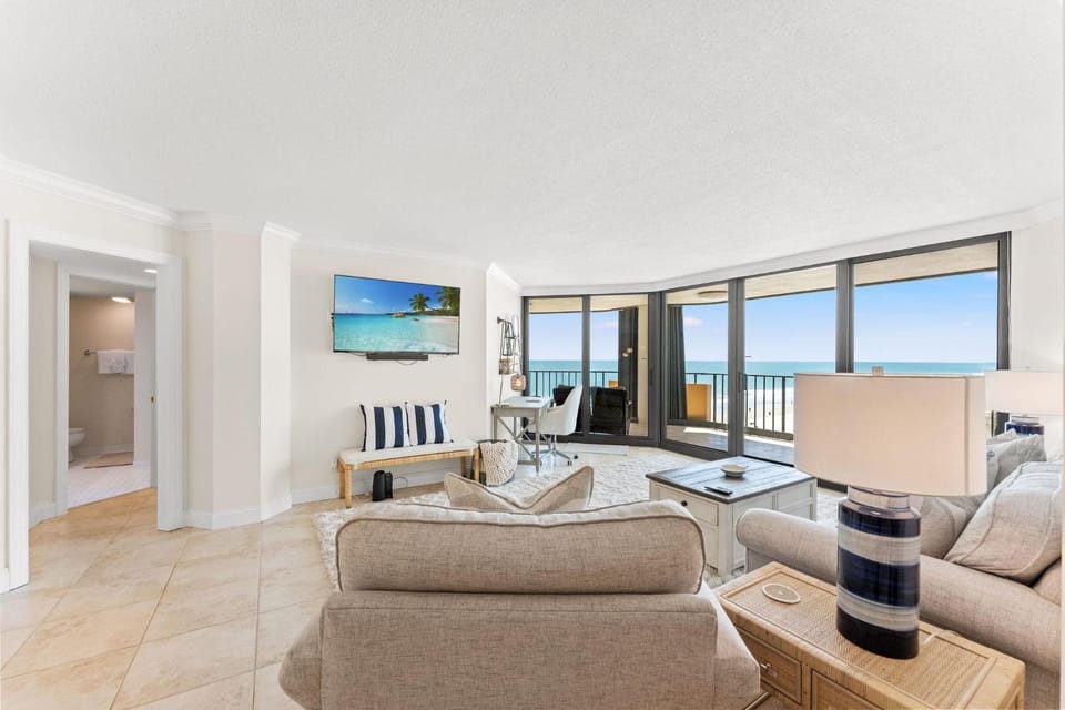 Maisons-Sur-Mer 601 - Oceanfront - Shore Drive House in South Carolina