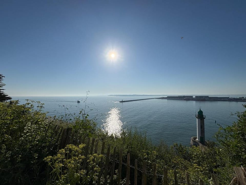 Appartement d'exception vue imprenable sur la mer Apartment in Plérin