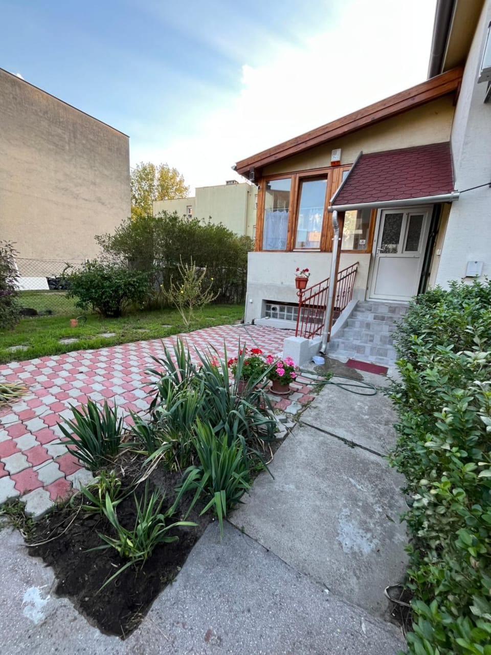 Day, Garden