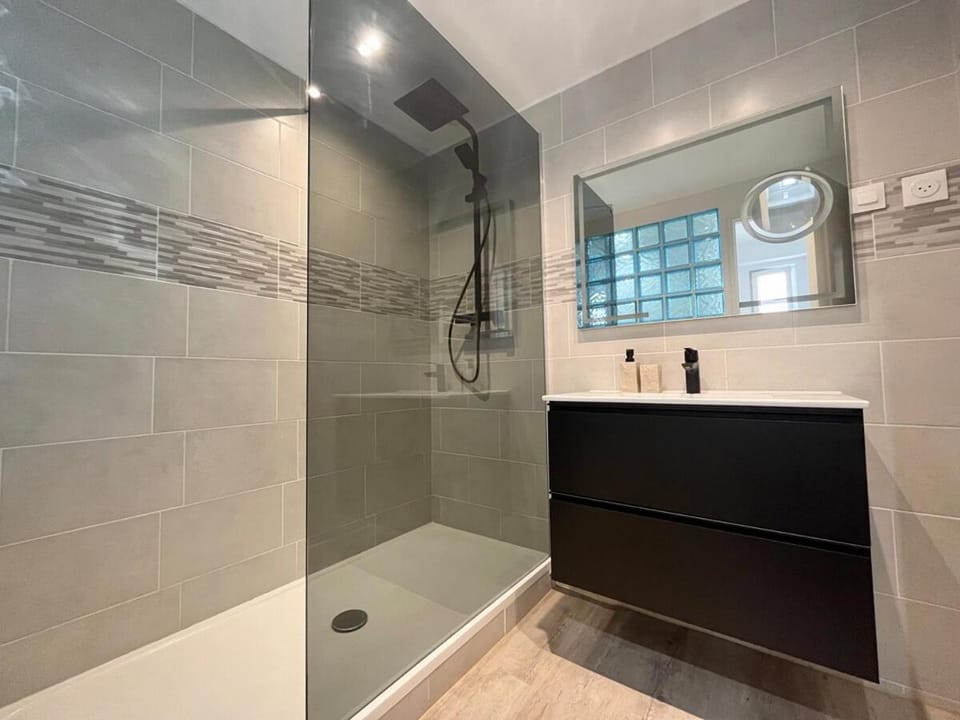 Shower, Bathroom