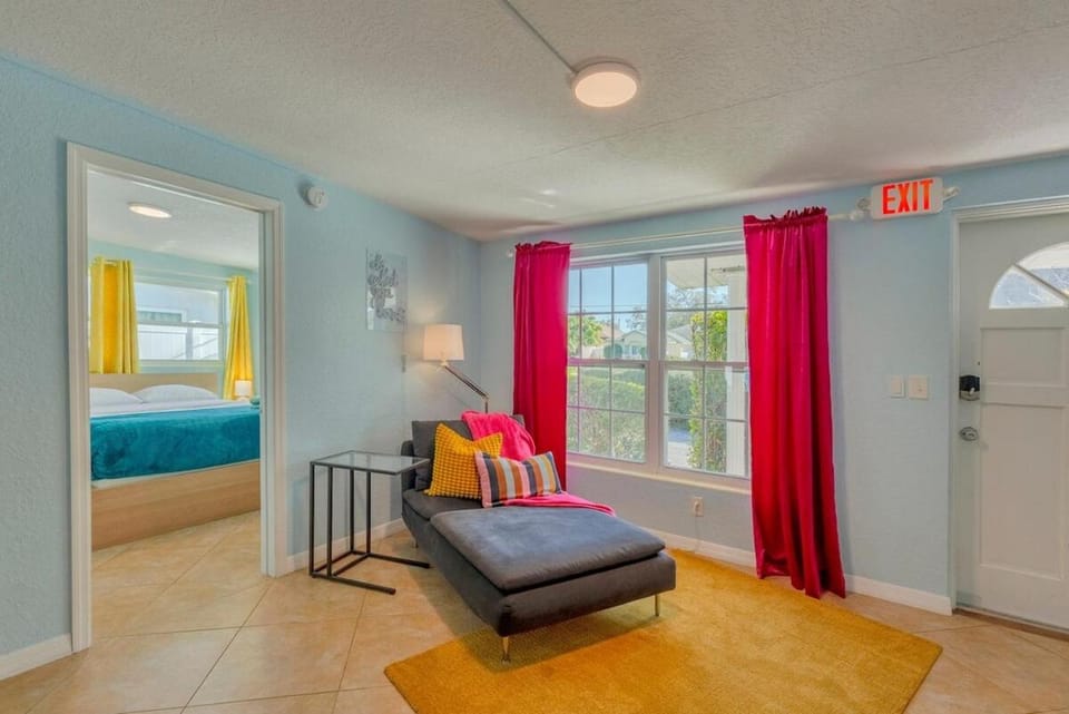 Relaxing home Mini-Golf-heated pool Apartment in Largo