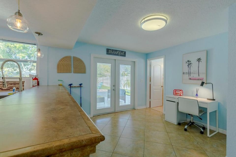 Relaxing home Mini-Golf-heated pool Apartment in Largo