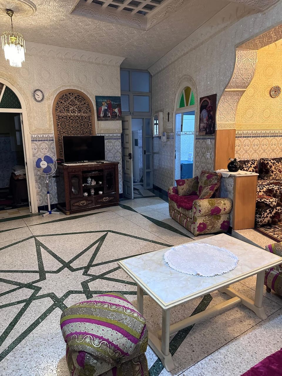 Communal lounge/ TV room
