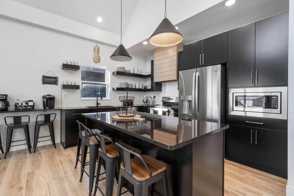 Pineapple Duo - Stay for 34 House in Ridgedale