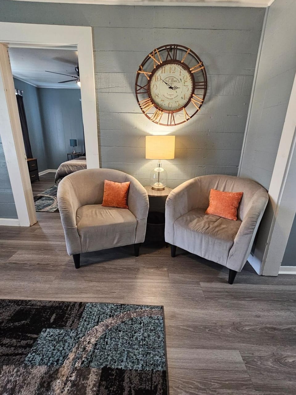 Living room, Seating area