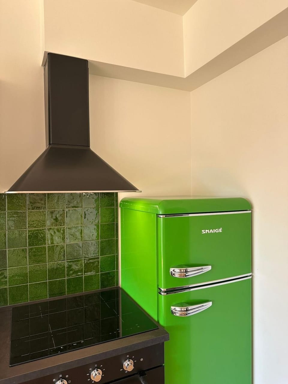 Kitchen or kitchenette, oven