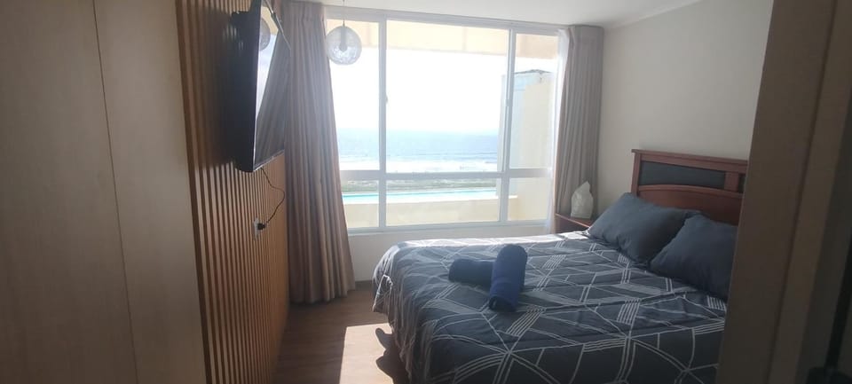 Disfruta la vista de la Laguna y el Mar Apartment in La Serena