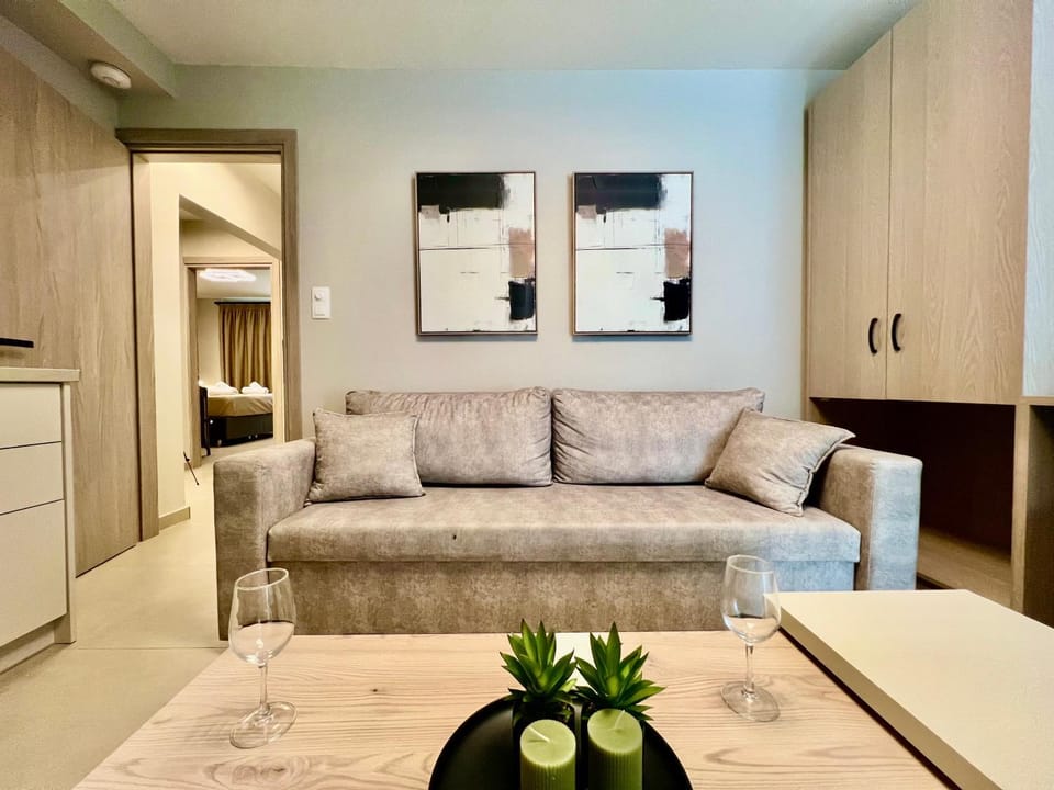 Bed, Kitchen or kitchenette, Living room, Photo of the whole room, Seating area, Bedroom, wardrobe