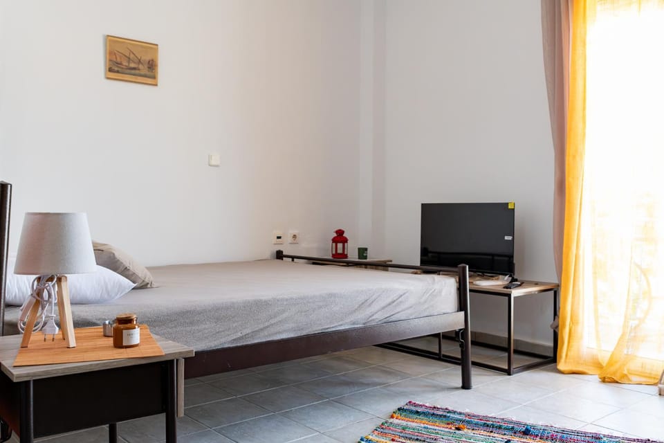 Bed, TV and multimedia