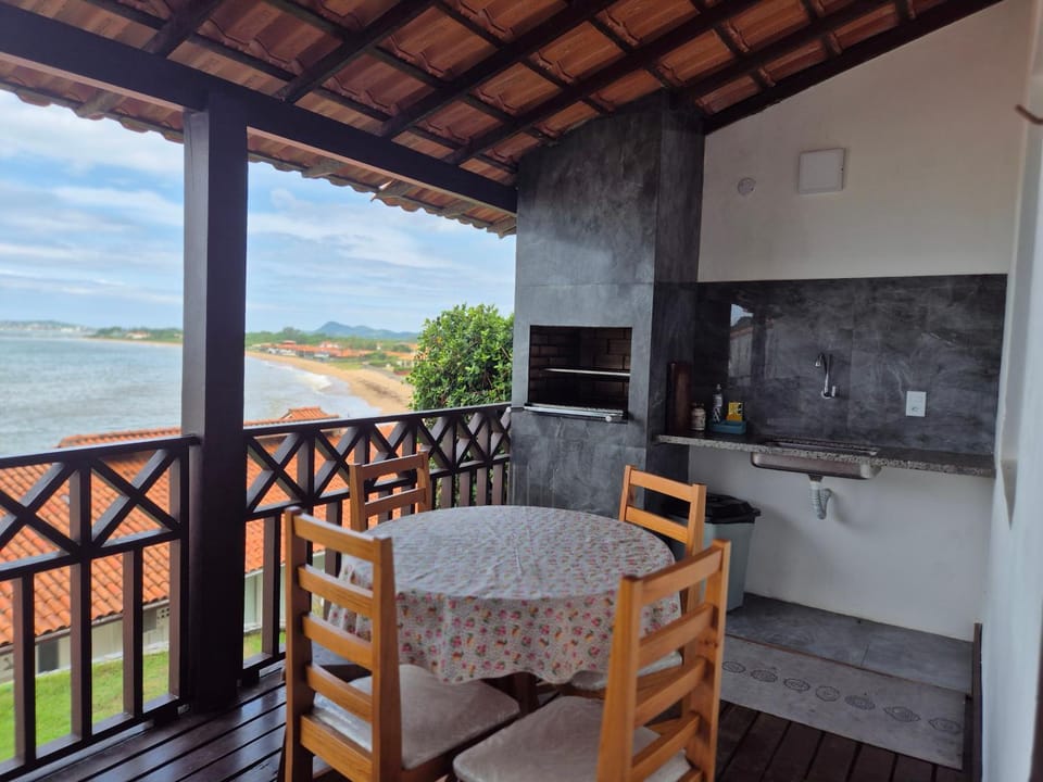 Casa pé na areia em Búzios com vista espetacular! House in Armacao dos Buzios