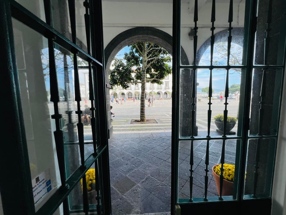 Facade/entrance, Day