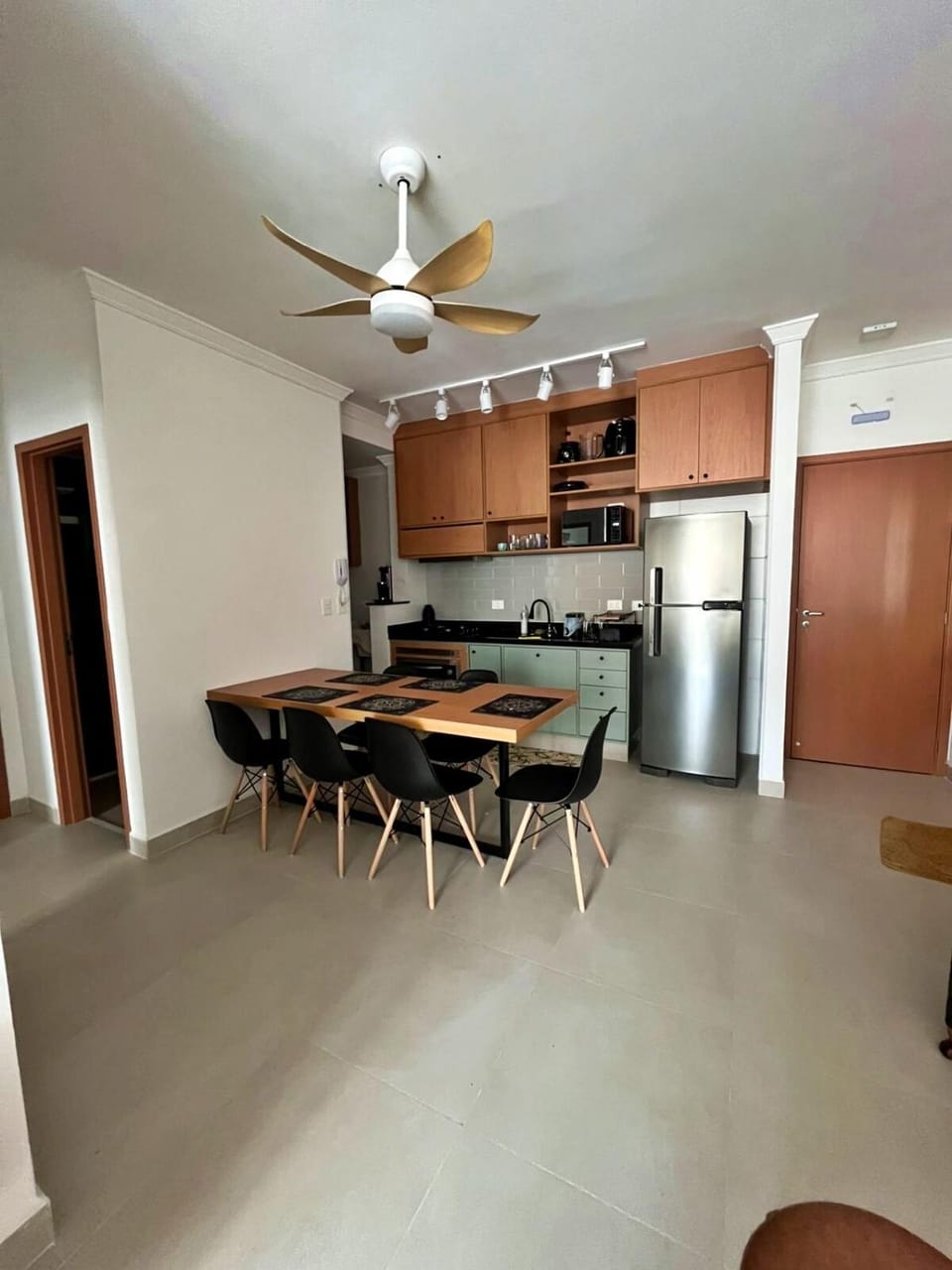 Kitchen or kitchenette, Dining area, oven, stove