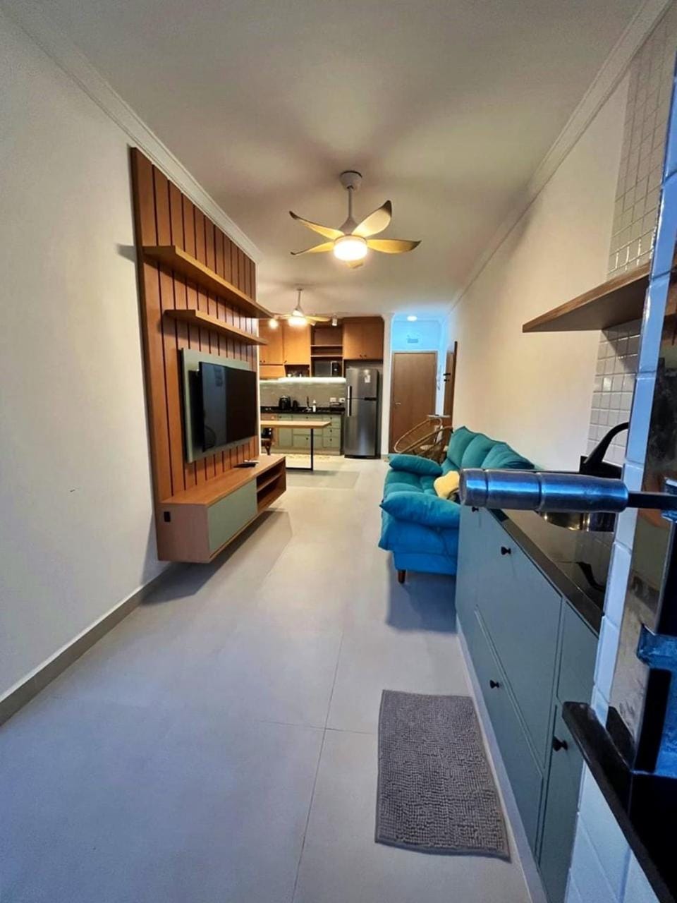 TV and multimedia, Seating area, Dining area