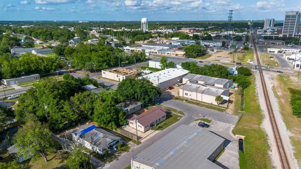 Downtown Gulfport- Walk to the Beach, Casinos, Restaurants House in Gulfport