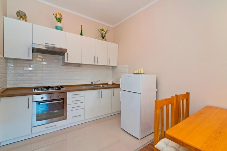 Apartment Frane Apartment in Murter