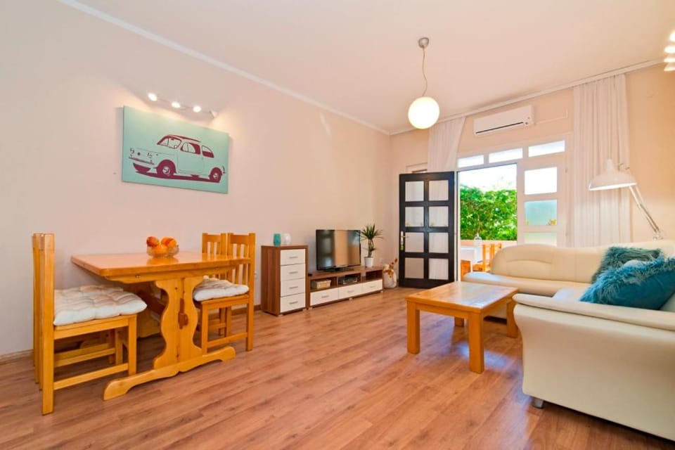Apartment Frane Apartment in Murter