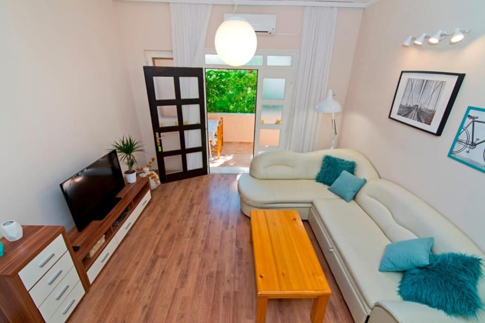 Apartment Frane Apartment in Murter