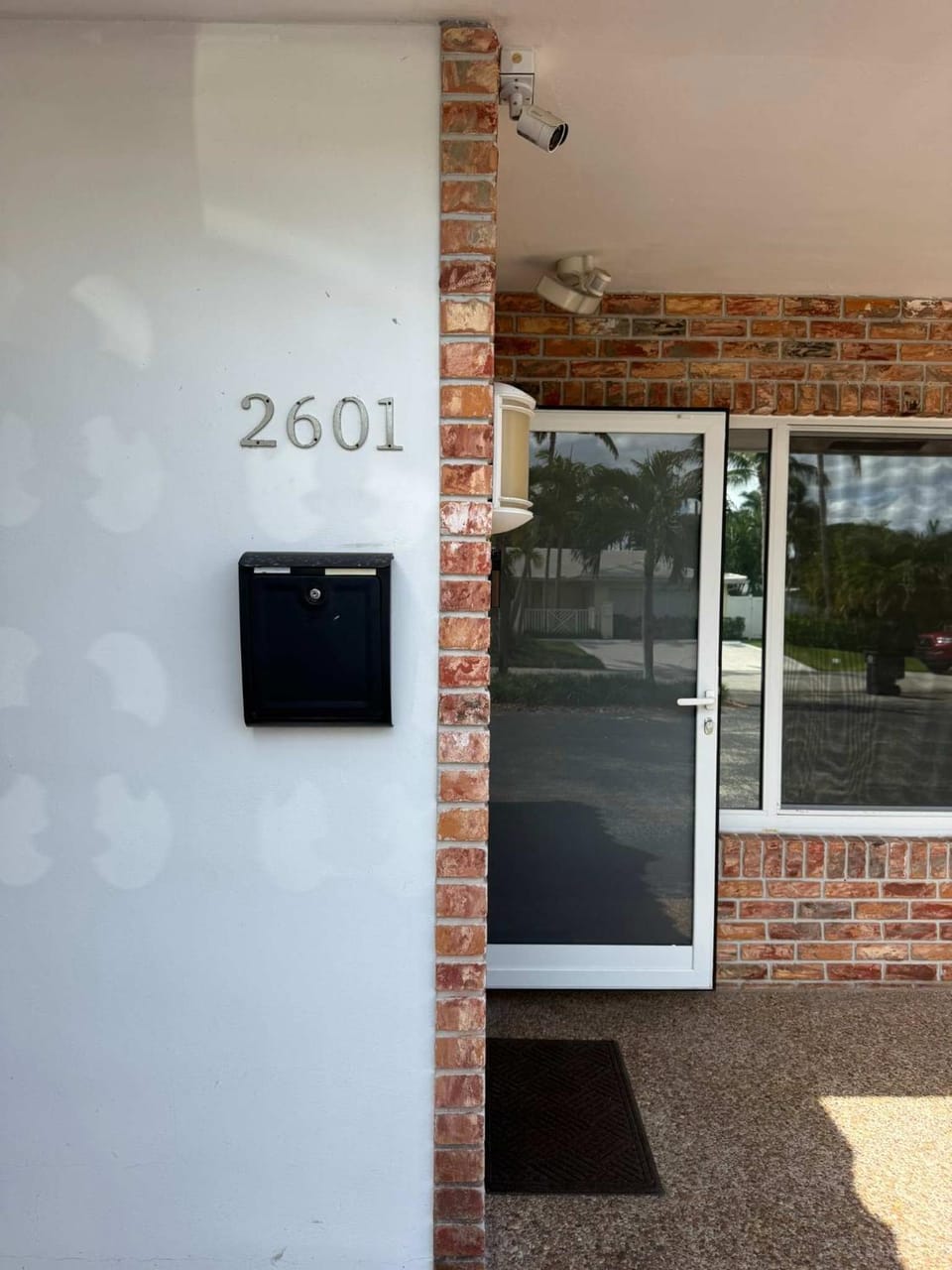 Facade/entrance