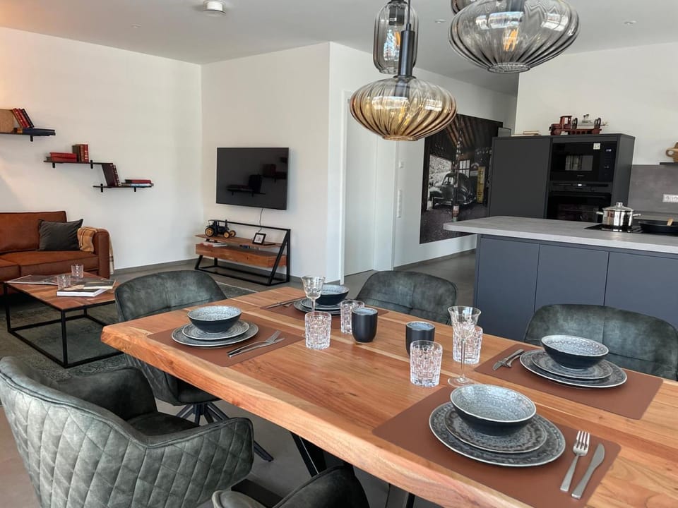 TV and multimedia, Dining area