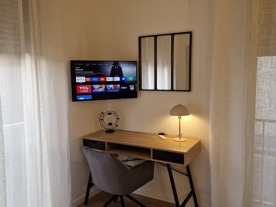 TV and multimedia, Seating area