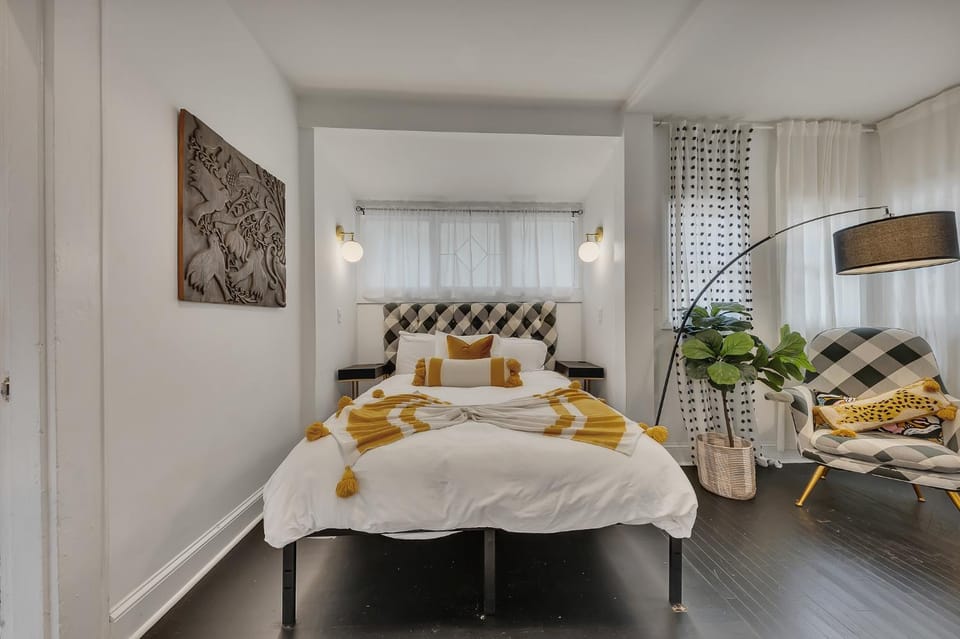 Cozy 3BR unit w fireplace & BBQ House in Atlanta