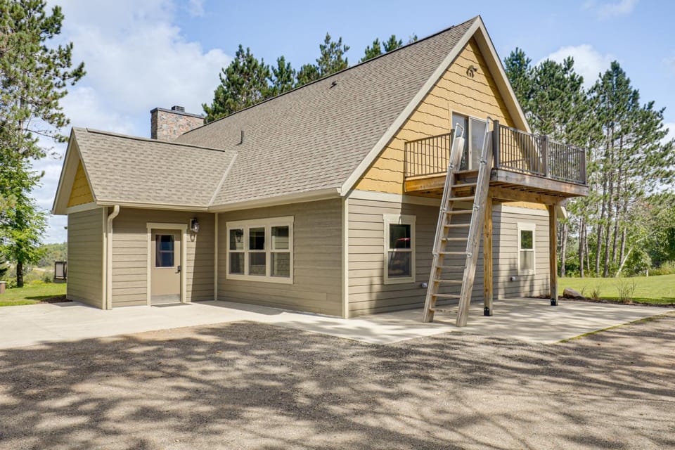3 MI to Lake: Pet Friendly Wabeno Cabin! Cabin in Wisconsin