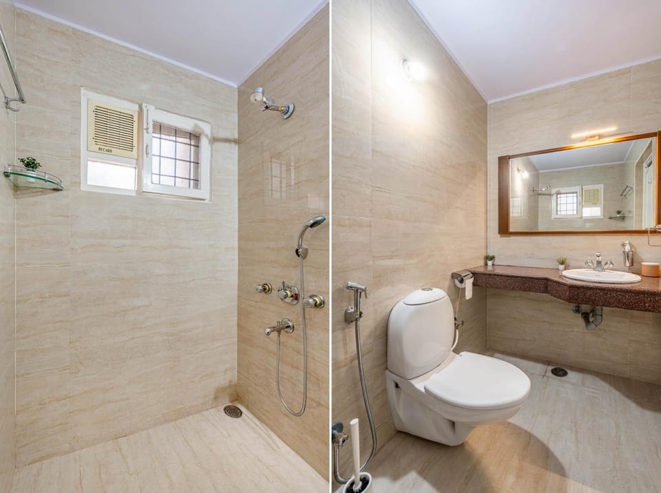 Toilet, Bathroom, bidet, towels