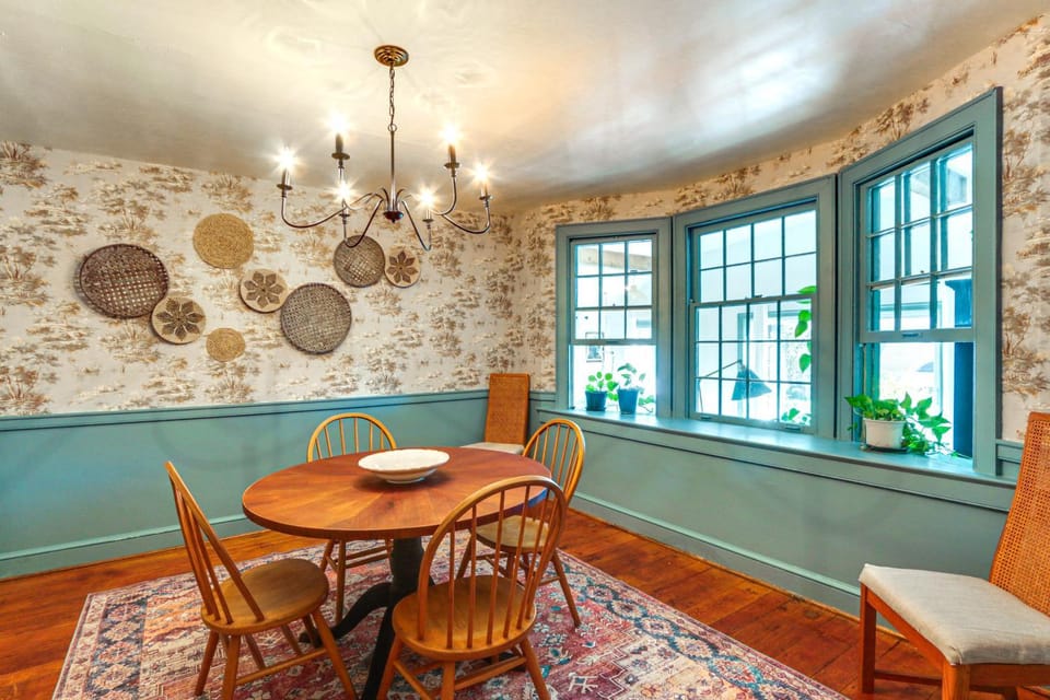 Walkable Location: Historic Home in Charles Town! House in Charles Town
