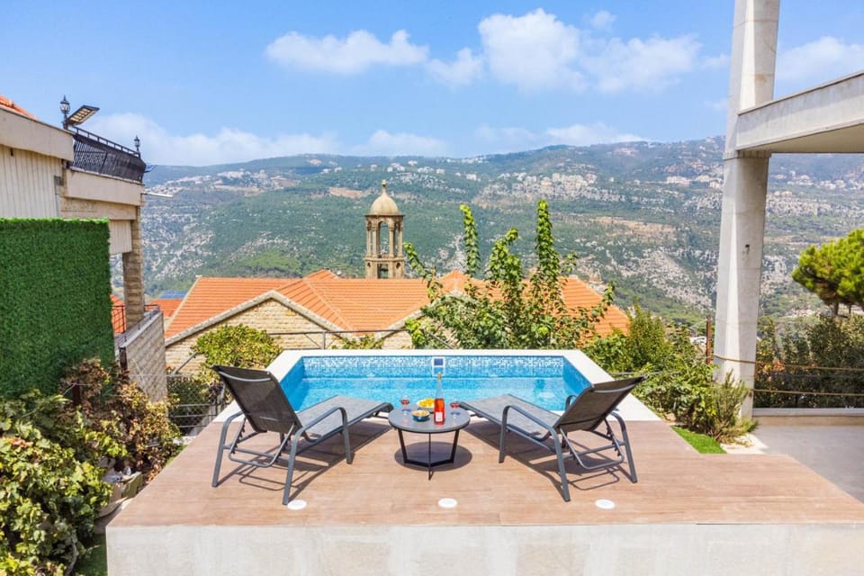 Mountain view, Swimming pool, Swimming pool, sunbed
