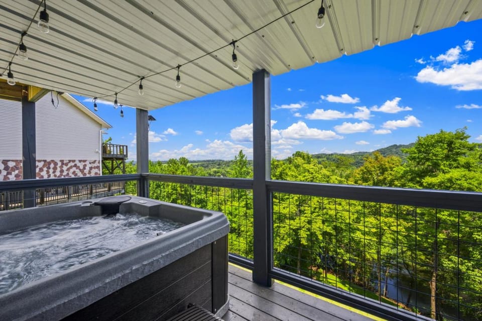 Hot Tub, View (from property/room)