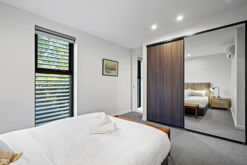 Luxury 3 storey residence House in Melbourne
