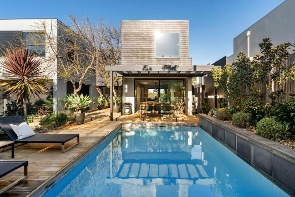 Villa Sorrento House in Melbourne Road