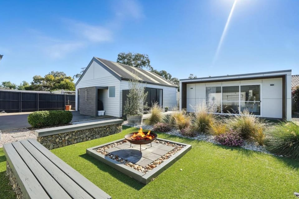 Beachside Studio Retreat House in Tasmania