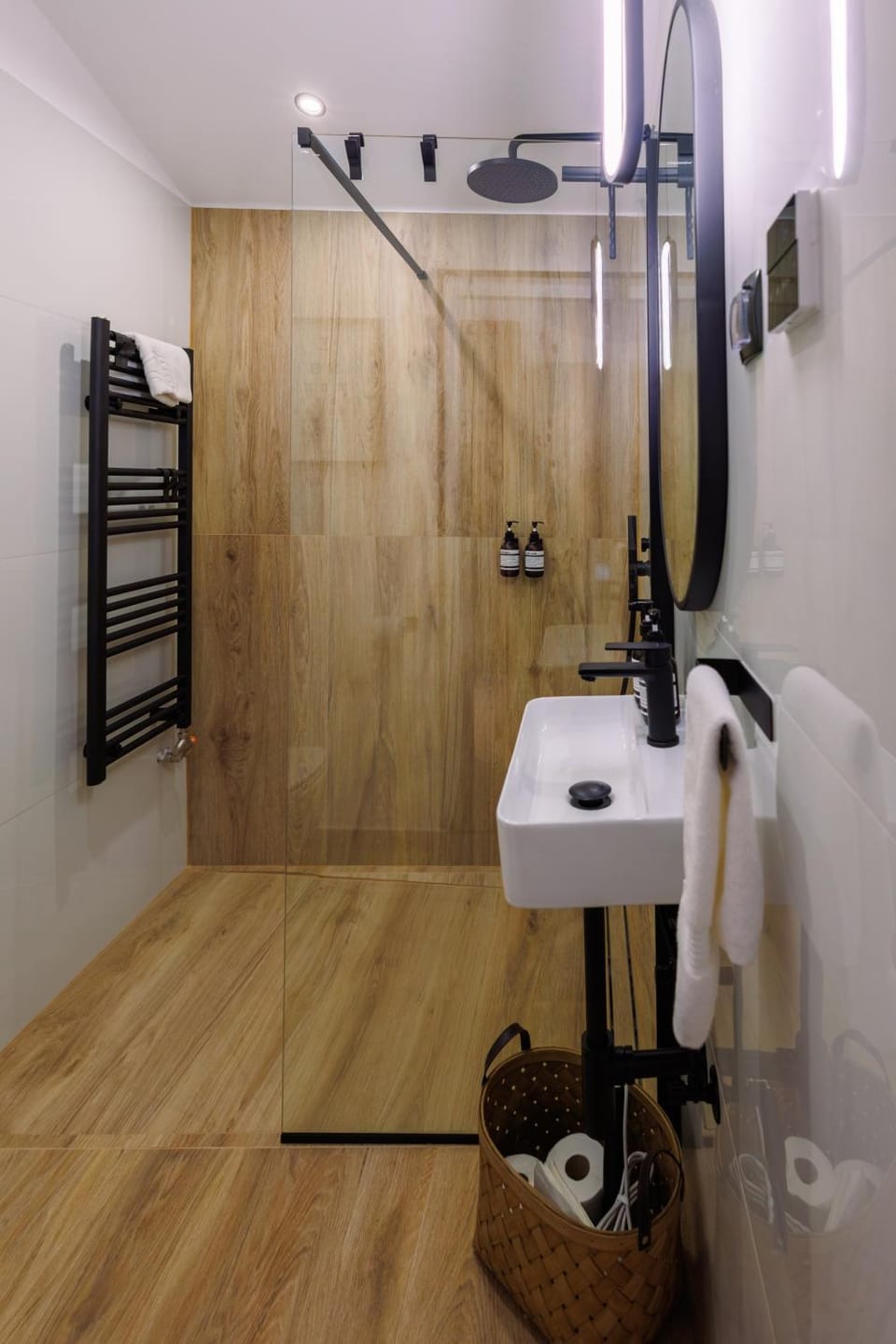 Shower, Bathroom, towels