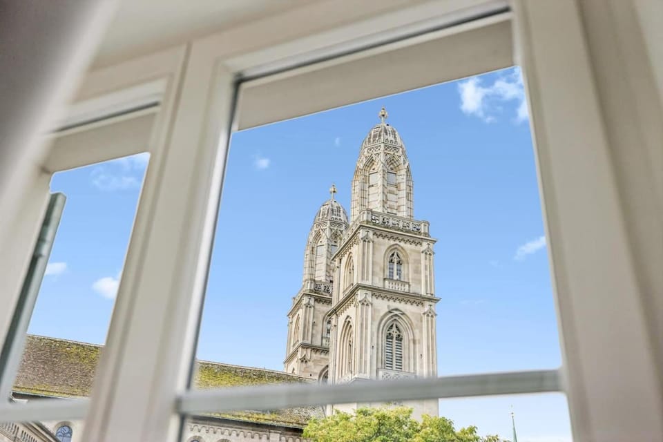 Old Town Gem by Grossmünster AC Free Parking Apartment in Zurich City