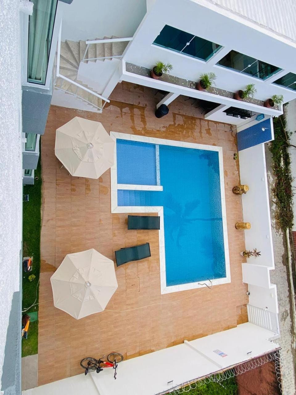 Property building, Patio, Day, View (from property/room), Balcony/Terrace, Pool view, Swimming pool, sunbed