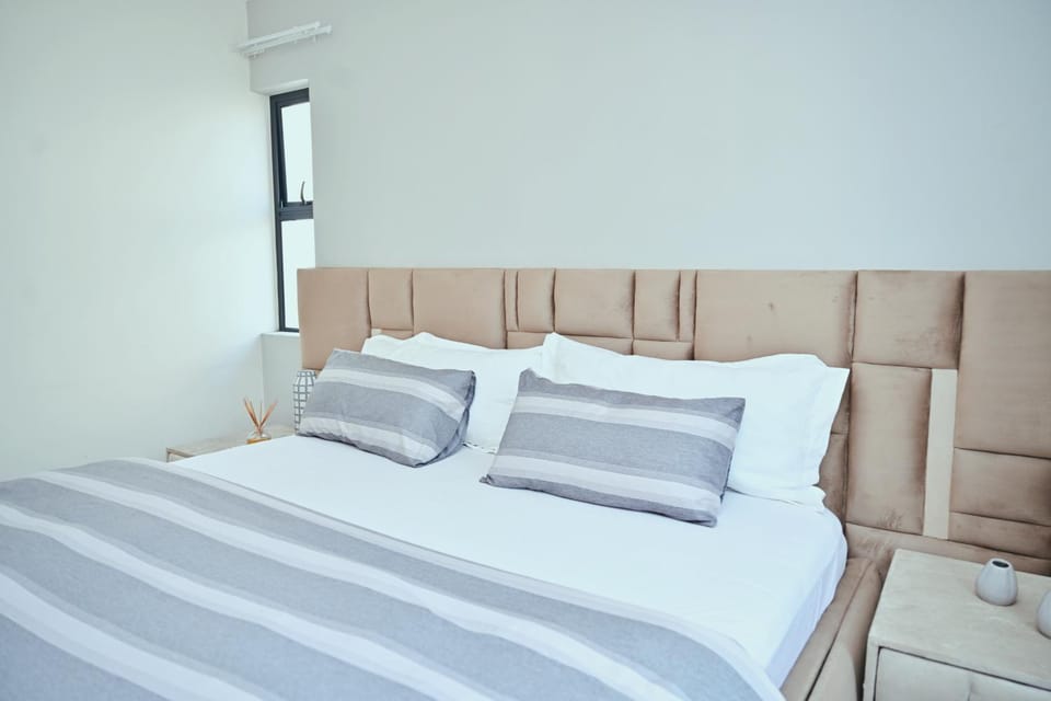 CLOSE TO SANDTON and The Airport Apartment in Gauteng