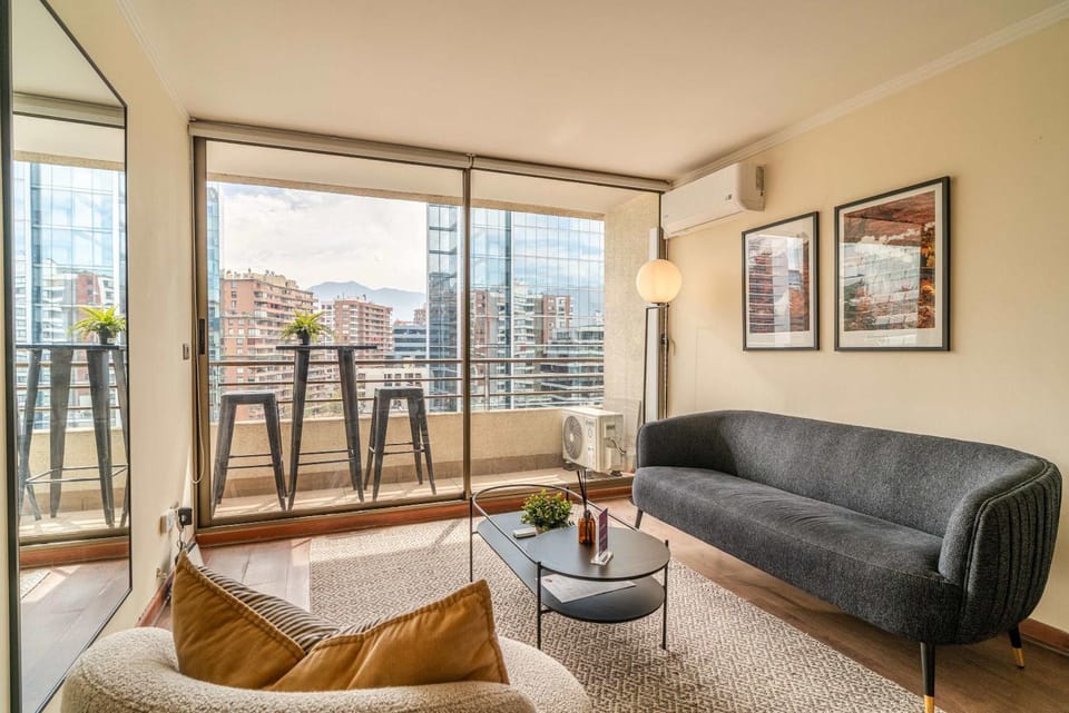 HOM ELITE l Metro Alcántara I Parking I LasCondes 0511 Apartment in Providencia