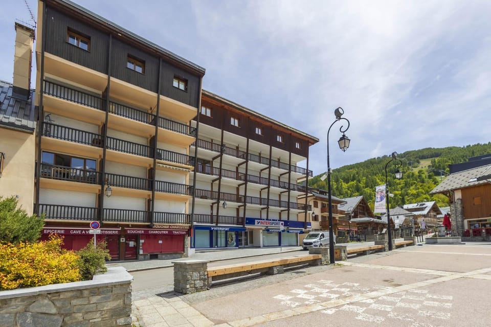 Résidence Royal Neige - Studio 4 personnes 2 exposé Est MAE-5903 Apartment in Auvergne-Rhône-Alpes