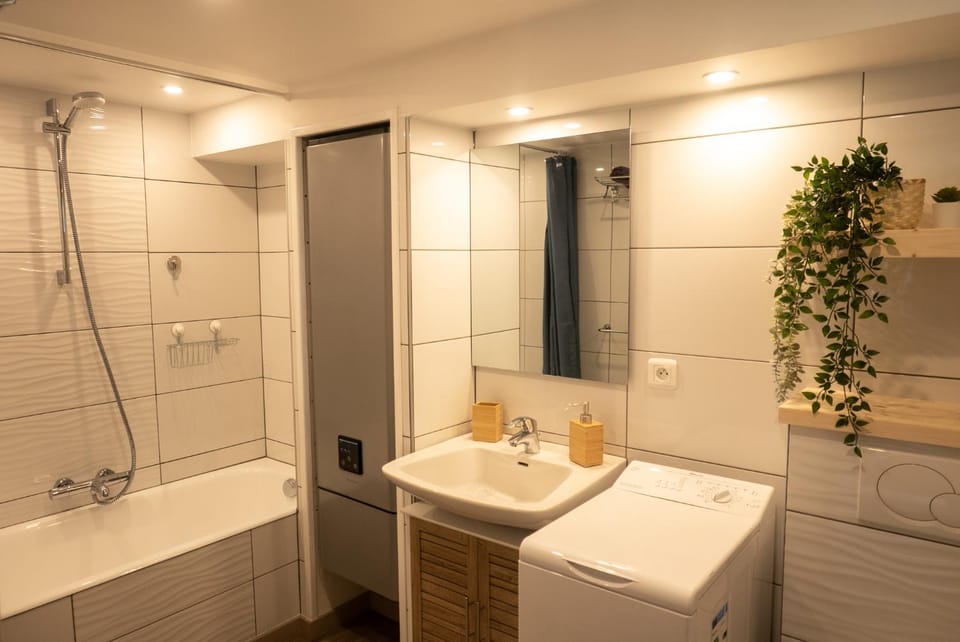 Toilet, Bathroom, Bath, washing machine