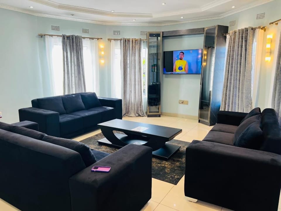 Ocean Breeze Inn Apartment in Zimbabwe