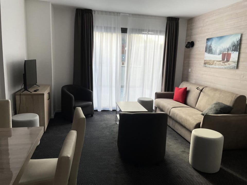 Résidence Le Portillo - Piscine - 2 Pièces pour 8 Personnes MAE-6103 Apartment in Nouvelle-Aquitaine