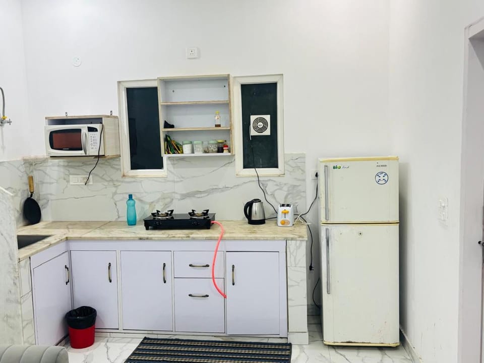 King Queen Home Apartment in Dehradun