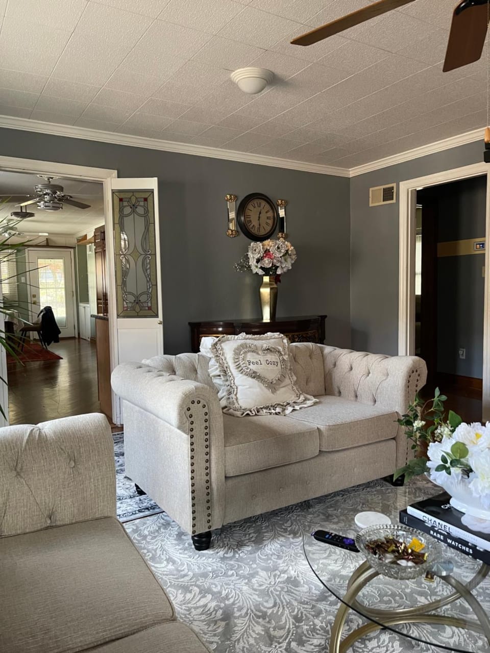 Living room, Seating area
