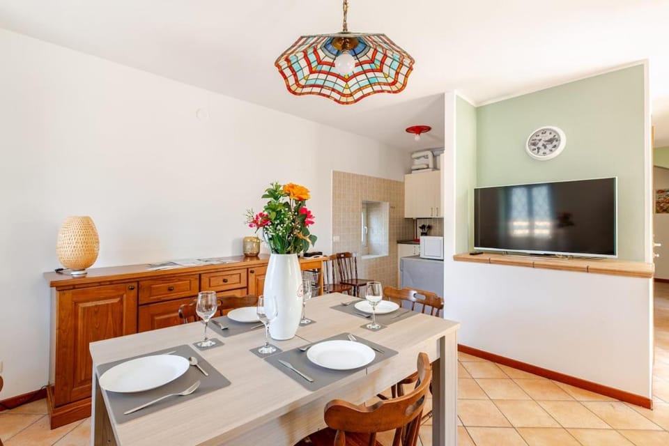 TV and multimedia, Dining area