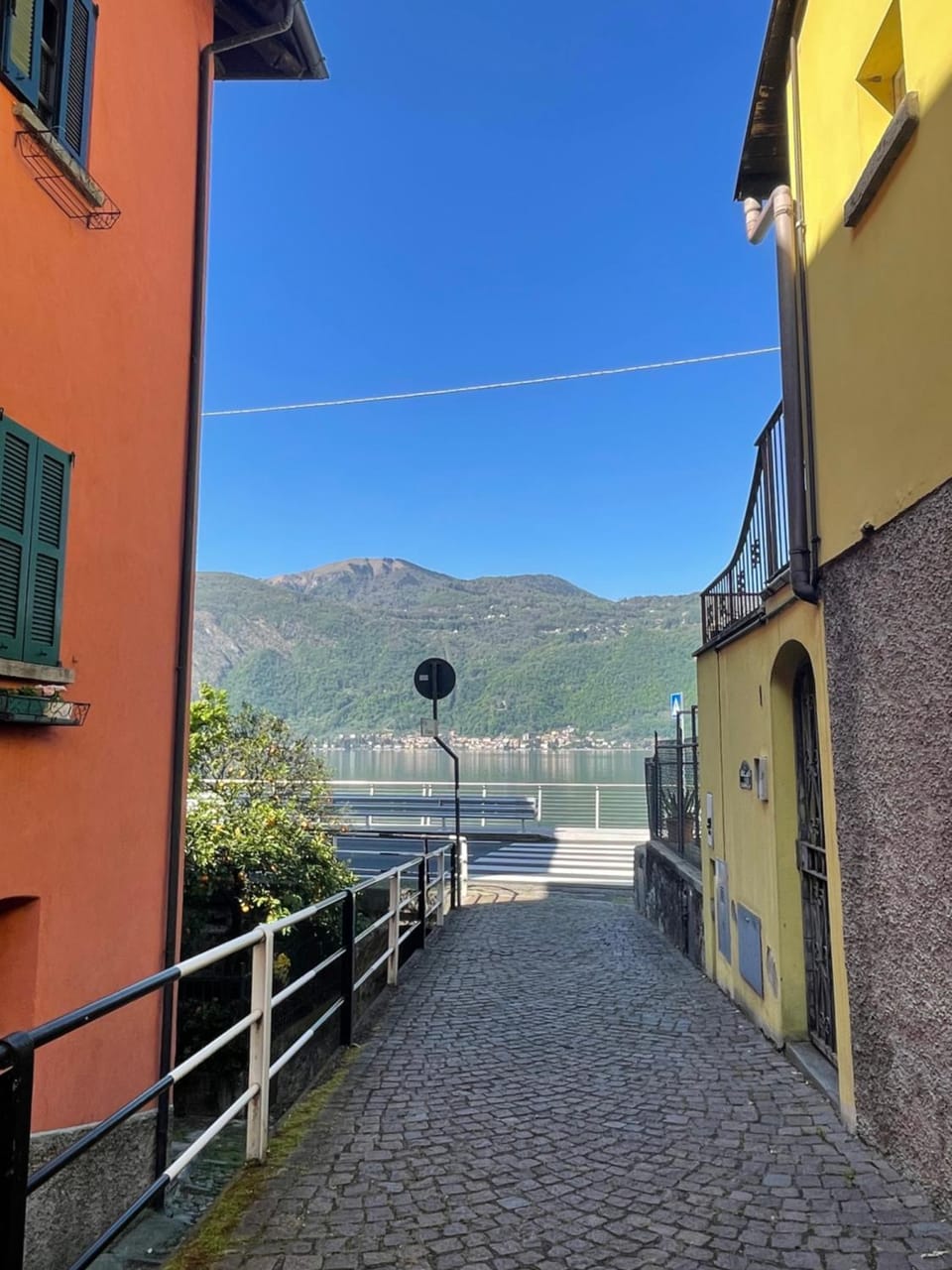 La Casa Del Sole House in Mandello del Lario